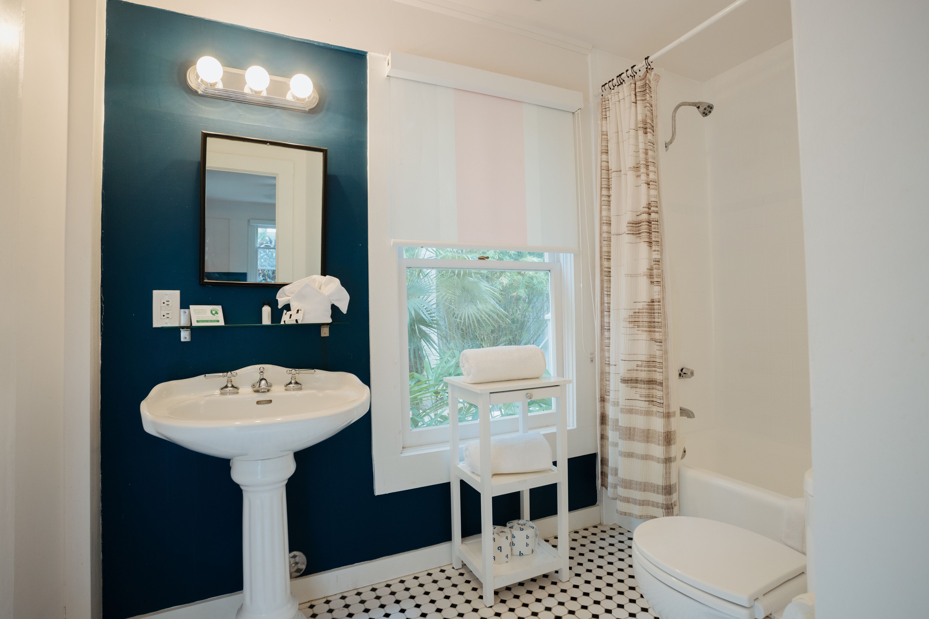 Foto - Miami River Inn by Renzzi