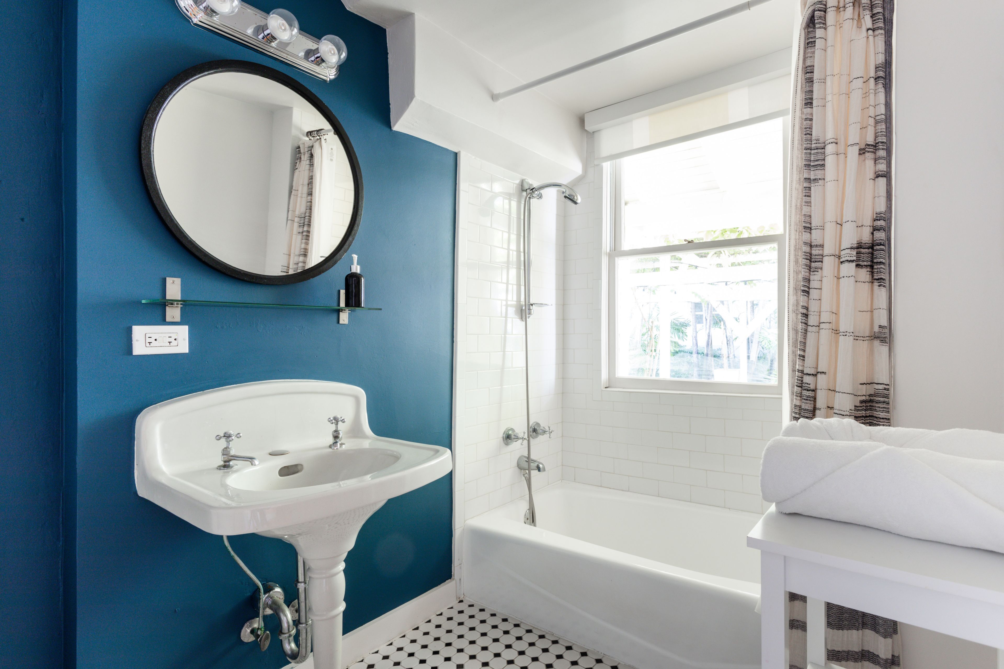 Photo - Miami River Inn by Renzzi