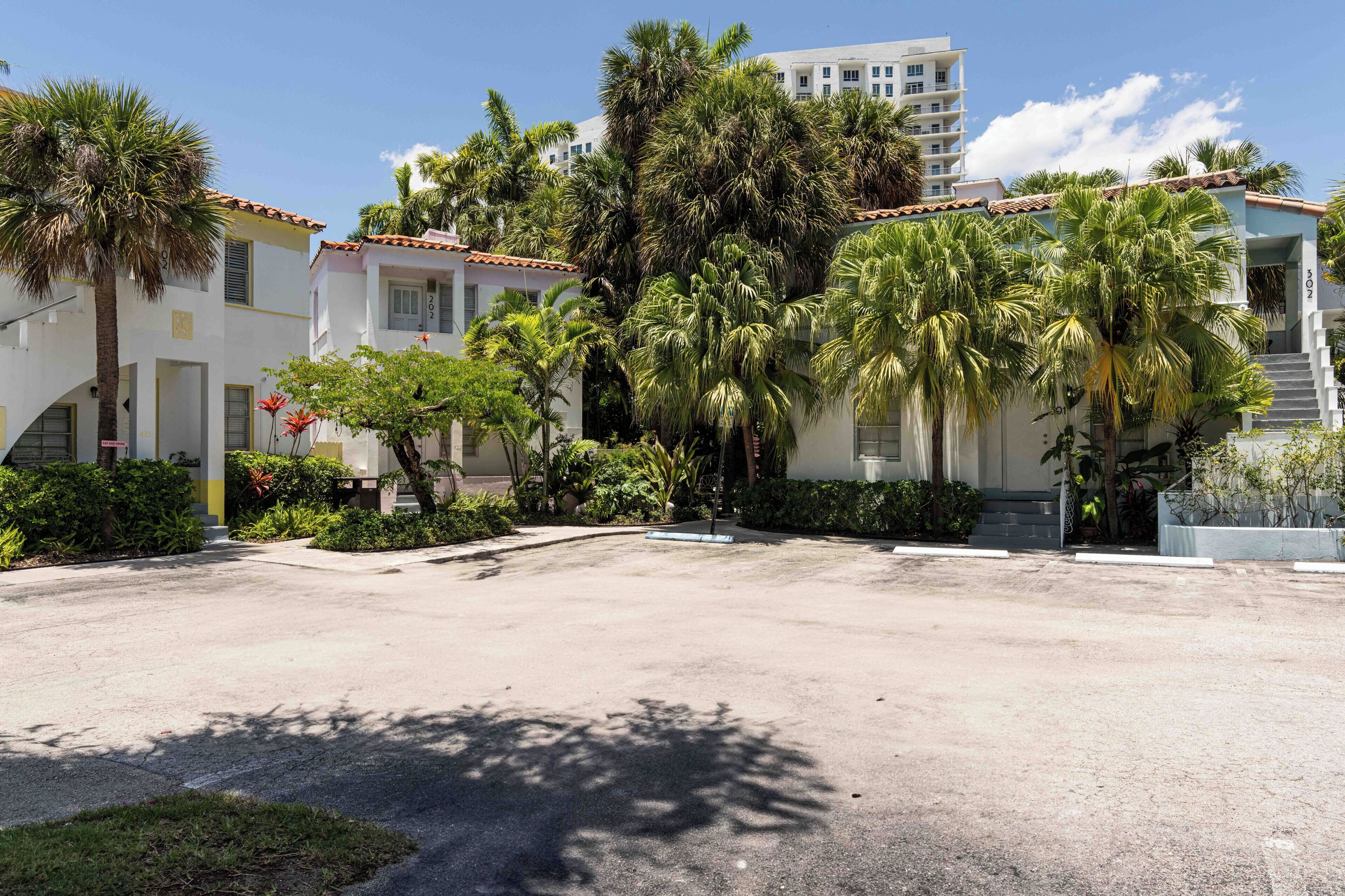 Photo - Miami River Inn by Renzzi