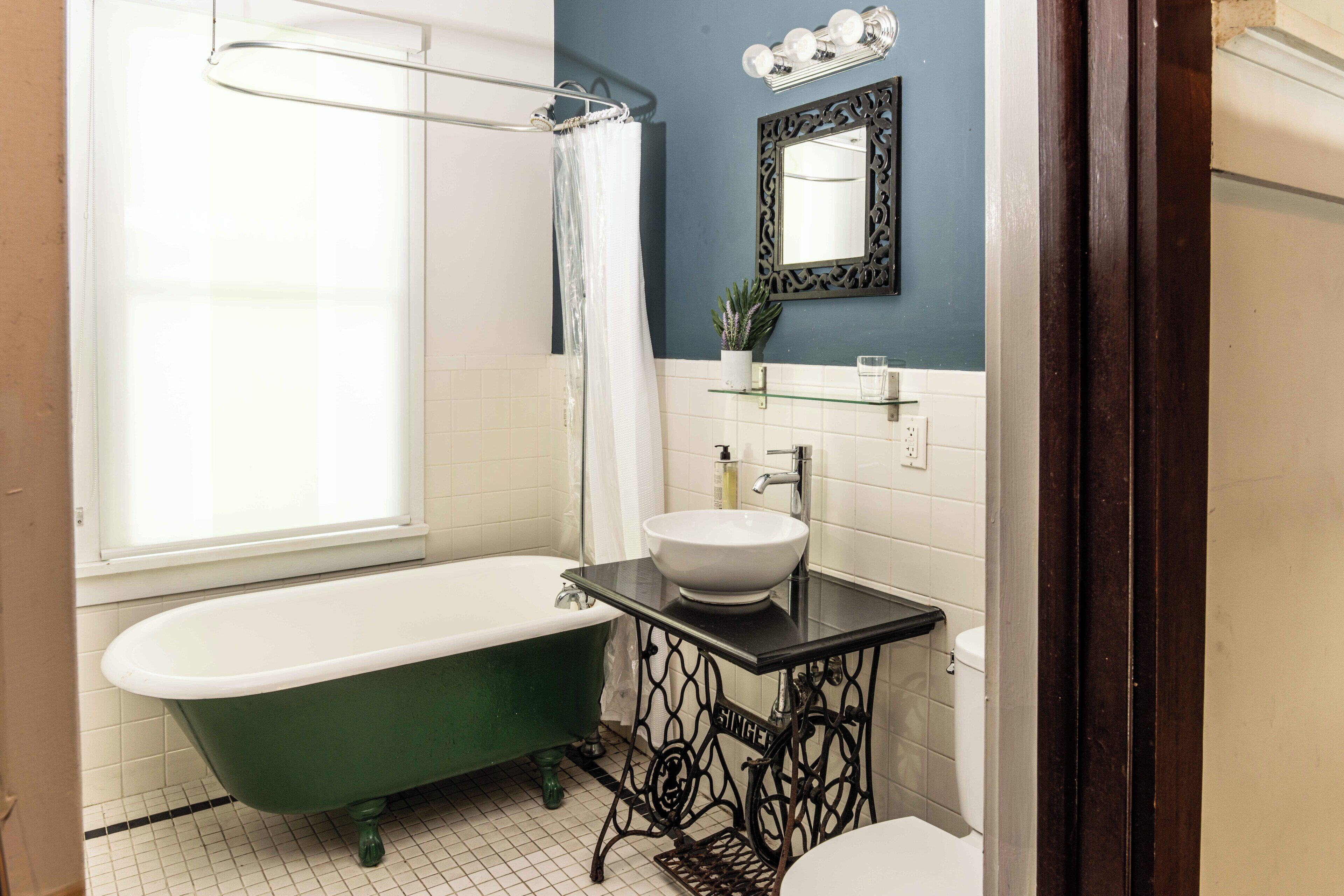 Photo - Miami River Inn by Renzzi