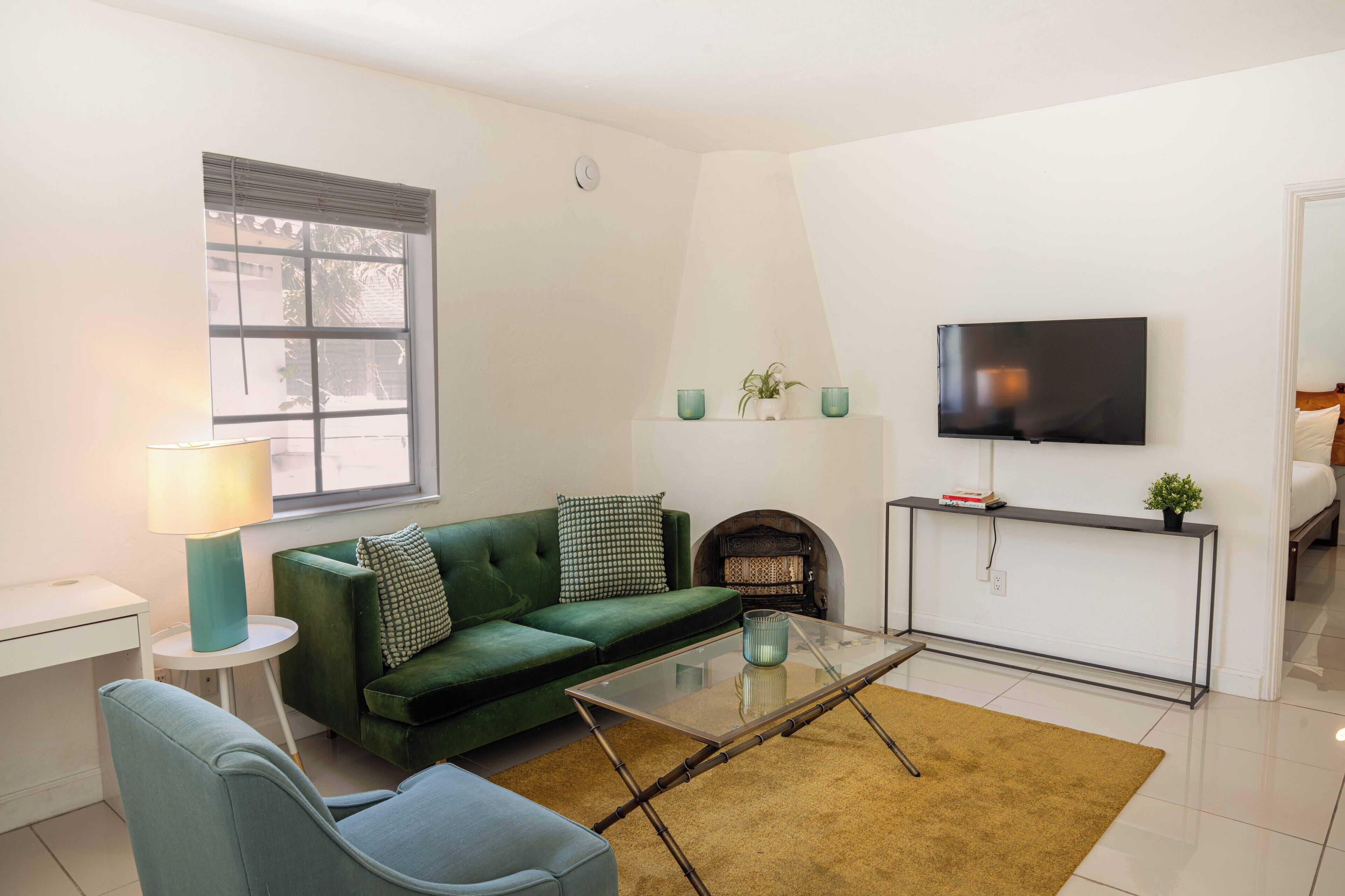 Photo - Miami River Inn by Renzzi