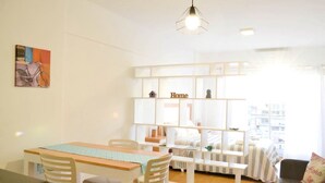 Standaard appartement, 1 tweepersoonsbed, niet-roken | Dineren op de kamer
