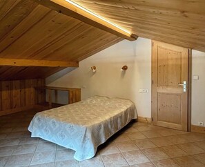 2 Schlafzimmer, Bügeleisen/Bügelbrett, Reisekinderbett, kostenloses WLAN