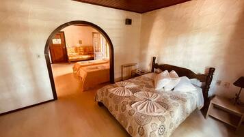 1 quarto, Wi-Fi de cortesia, roupa de cama