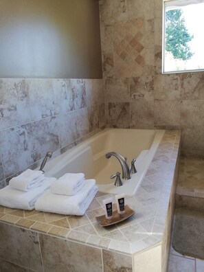 Bathroom - White Rock Pacific (Surrey)