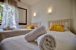 3 chambres, fer et planche à repasser, lit de bébé portatif, Wi-Fi