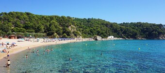 Vacances & Villas Lloret- EUROPA WOHNUNG, 2 MIN. CANYELLES STRAND