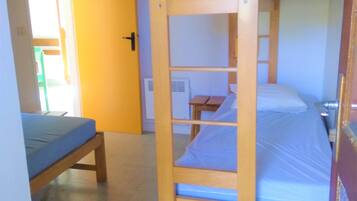 Bungalow Familial, 1 chambre, vue établissement | Fer et planche à repasser, lits bébé (en supplément), Wi-Fi