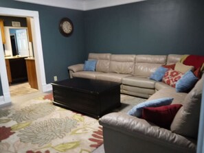 Télévision, cheminée, jeux vidéo