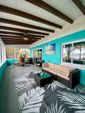 Outdoor dining - Florida waterfront home with a view  (Port Richey)