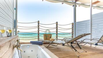 Habitación doble Deluxe, frente al mar (Plus) | Terraza o patio