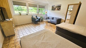Smart TV, table tennis, books, stereo - Apartment Auszeit in Seevetal,close to town,quiet,garden,WLAN,up to 2 persons (Hamburg)