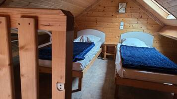 3 slaapkamers, een strijkplank/strijkijzer, gratis wifi