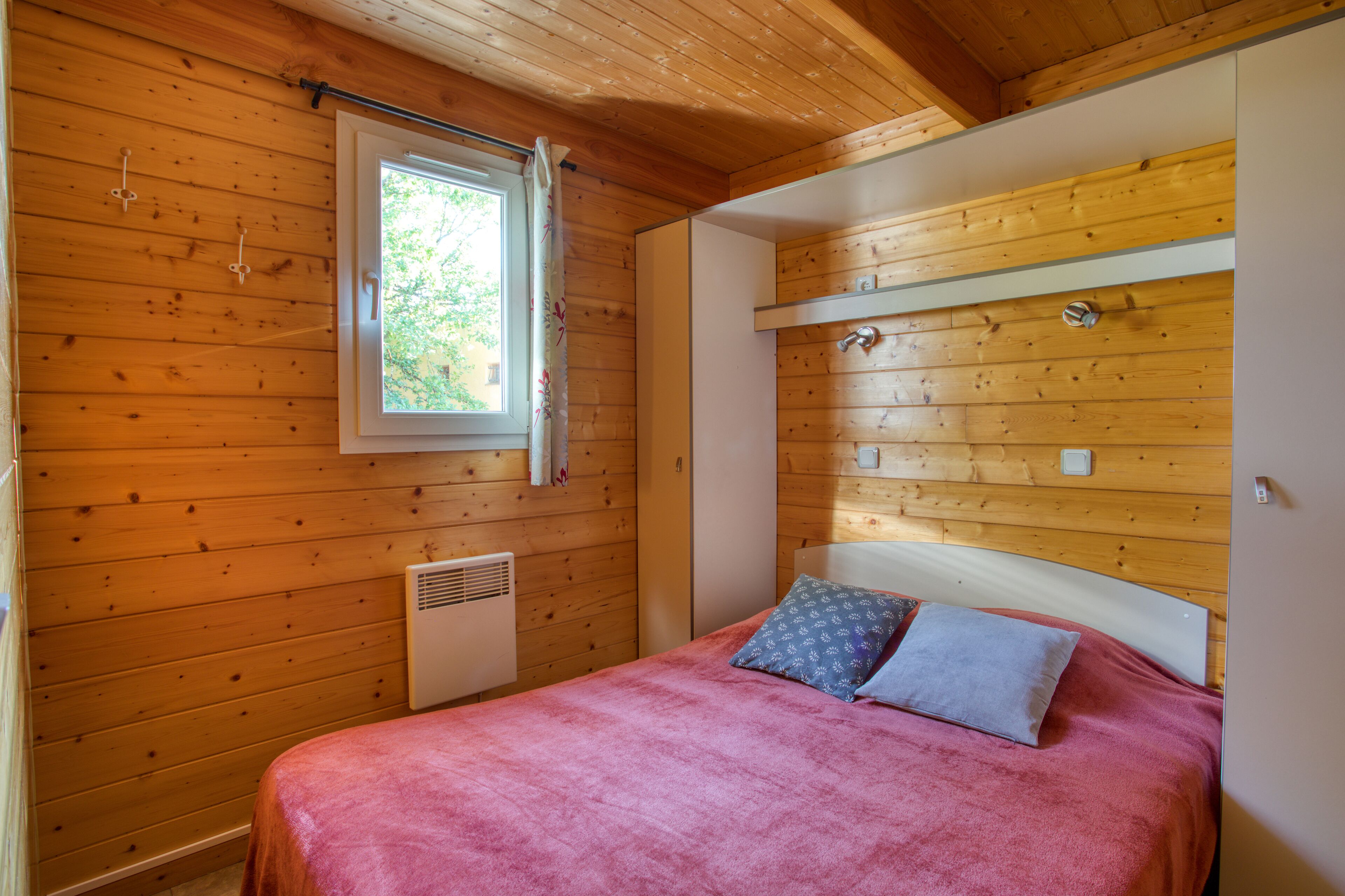 3 chambres, fer et planche à repasser, Wi-Fi gratuit