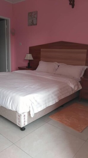 Suíte | Roupas de cama premium, camas Select Comfort, escrivaninha