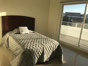 Executive Apartment, Multiple Beds, Park View, Executive Level | Individually decorated, individually furnished, iron/ironing board