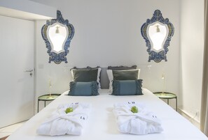 2 Schlafzimmer, Schreibtisch, Bügeleisen/Bügelbrett, Reisekinderbett