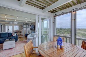 Interior - **Direct OCEANFRONT!** Amazing views of Delaware Seashore State Park and Ocean! (Bethany Beach)