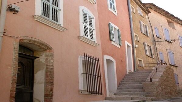 Exterior detail - Duplex Apartment (2 Bedroom, Sleeps 4) (Villecroze)
