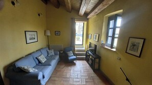 Télévision, cheminée