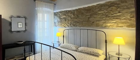 2 bedrooms, desk, iron/ironing board, travel crib
