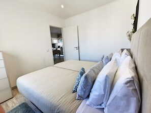 2 chambres, fer et planche à repasser, accès au Wi-Fi (inclus)