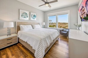 9 bedrooms, free WiFi, bed sheets, wheelchair access - Premier Oceanfront Dog Friendly w/ Pool, Hot Tub, Elevator, Theater, Game Room (Salvo)