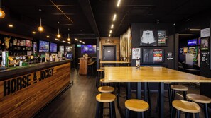 Déjeuner et dîner servis sur place