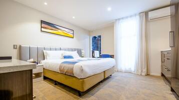 Estudio Deluxe, 1 cama de matrimonio | Escritorio, espacio para trabajar con un portátil, wifi gratis