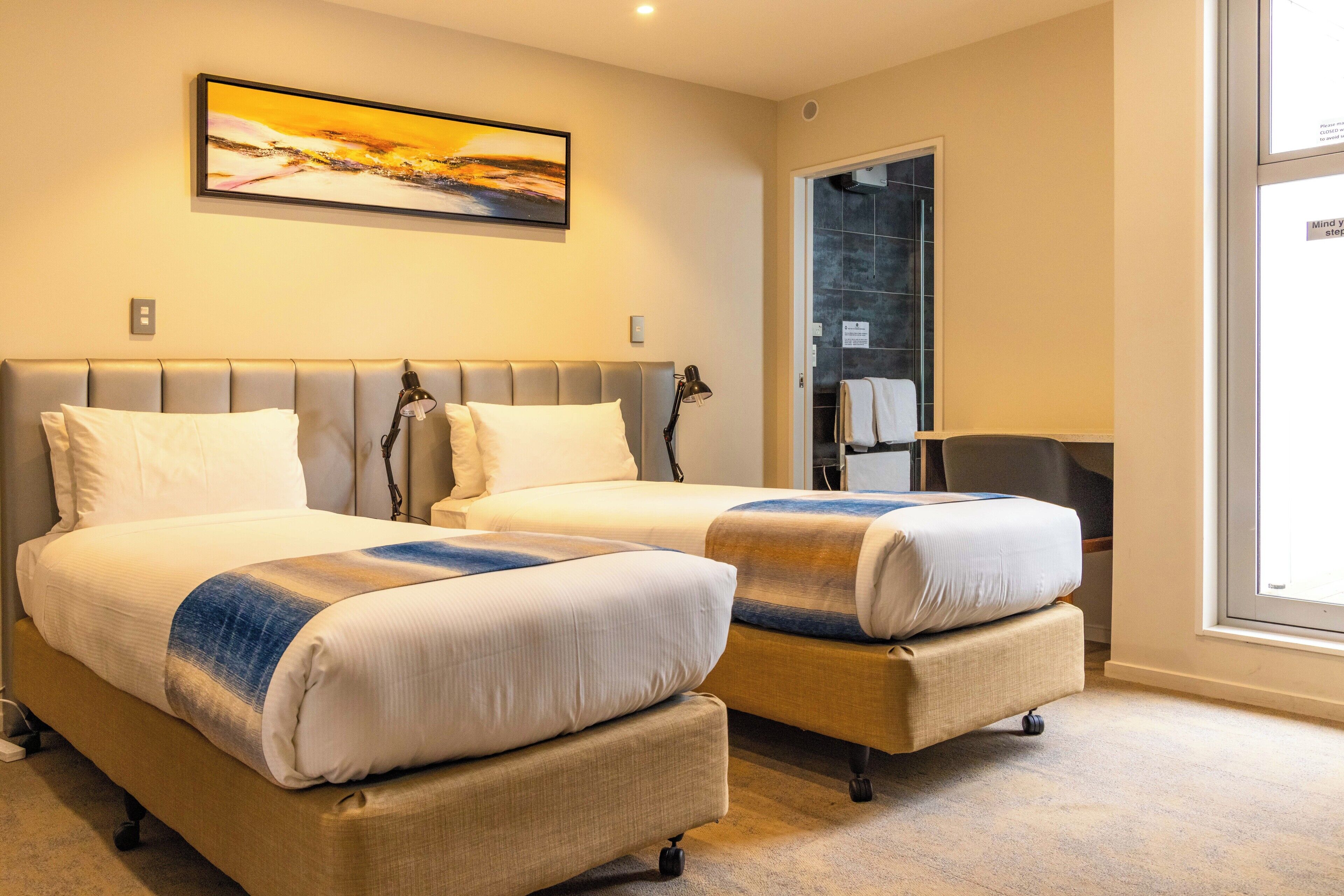 deluxe room, 2 single beds, non smoking, balcony | desk, laptop workspace, free wifi, bed sheets