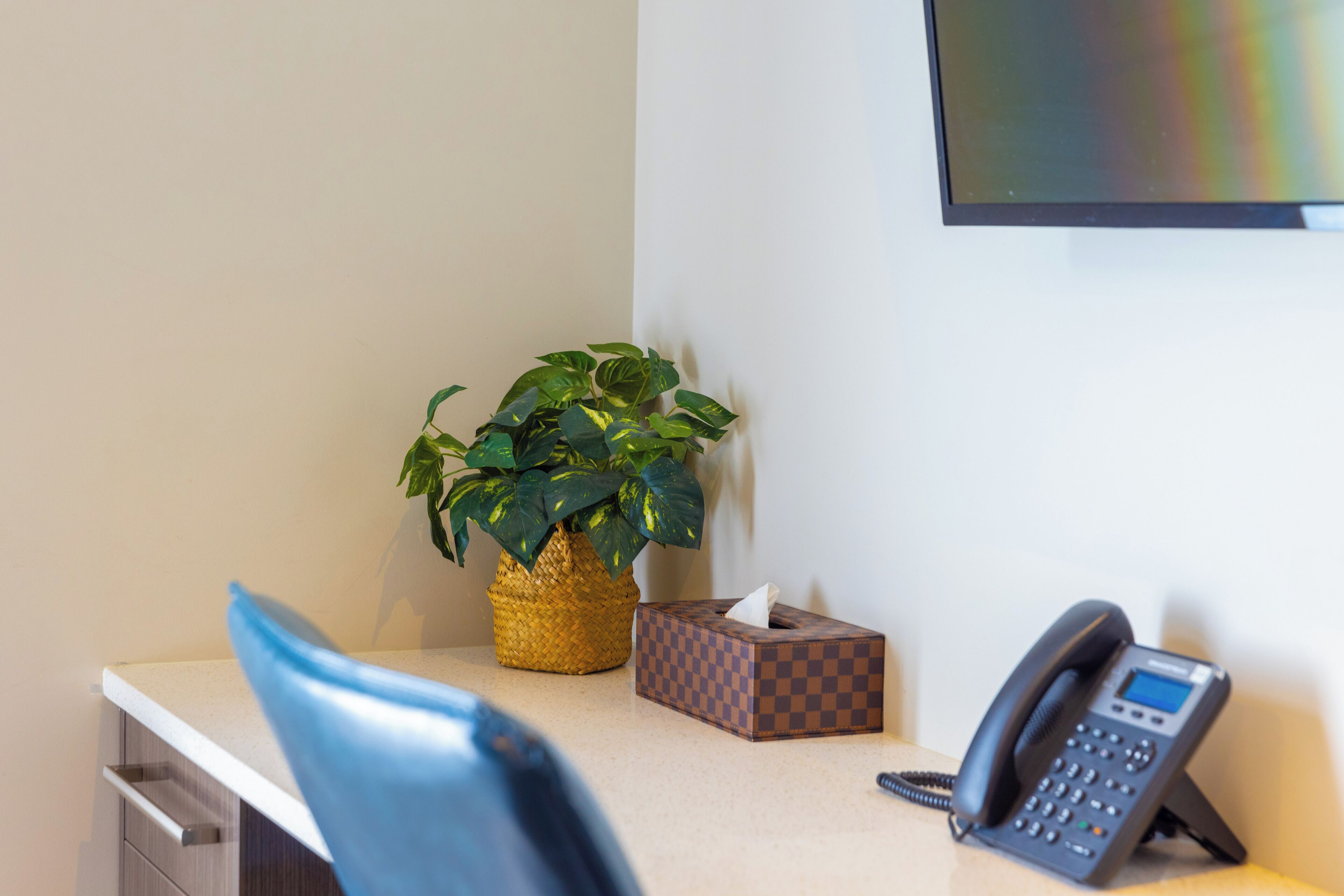 desk, laptop workspace, free wifi, bed sheets