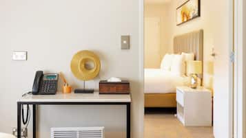 Deluxe Room, Multiple Beds, Non Smoking, Kitchen