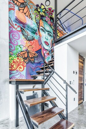 Loft, 1 cama King size y sofá cama, para no fumadores (Loft 301) | Área de sala de estar | Smart TV 