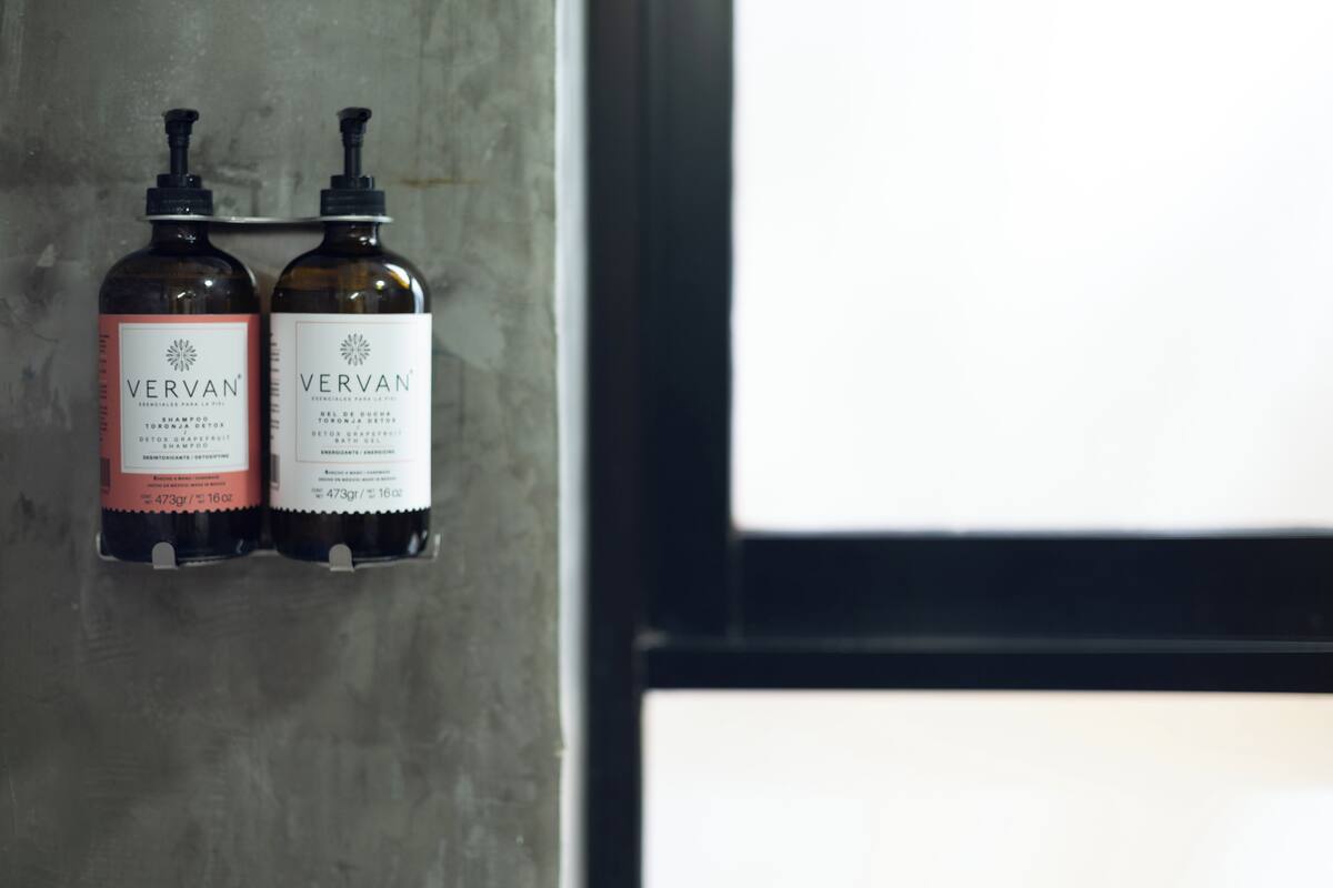 loft, multiple beds, non smoking (loft 202) | bathroom | shower, rainfall showerhead, free toiletries, hair dryer