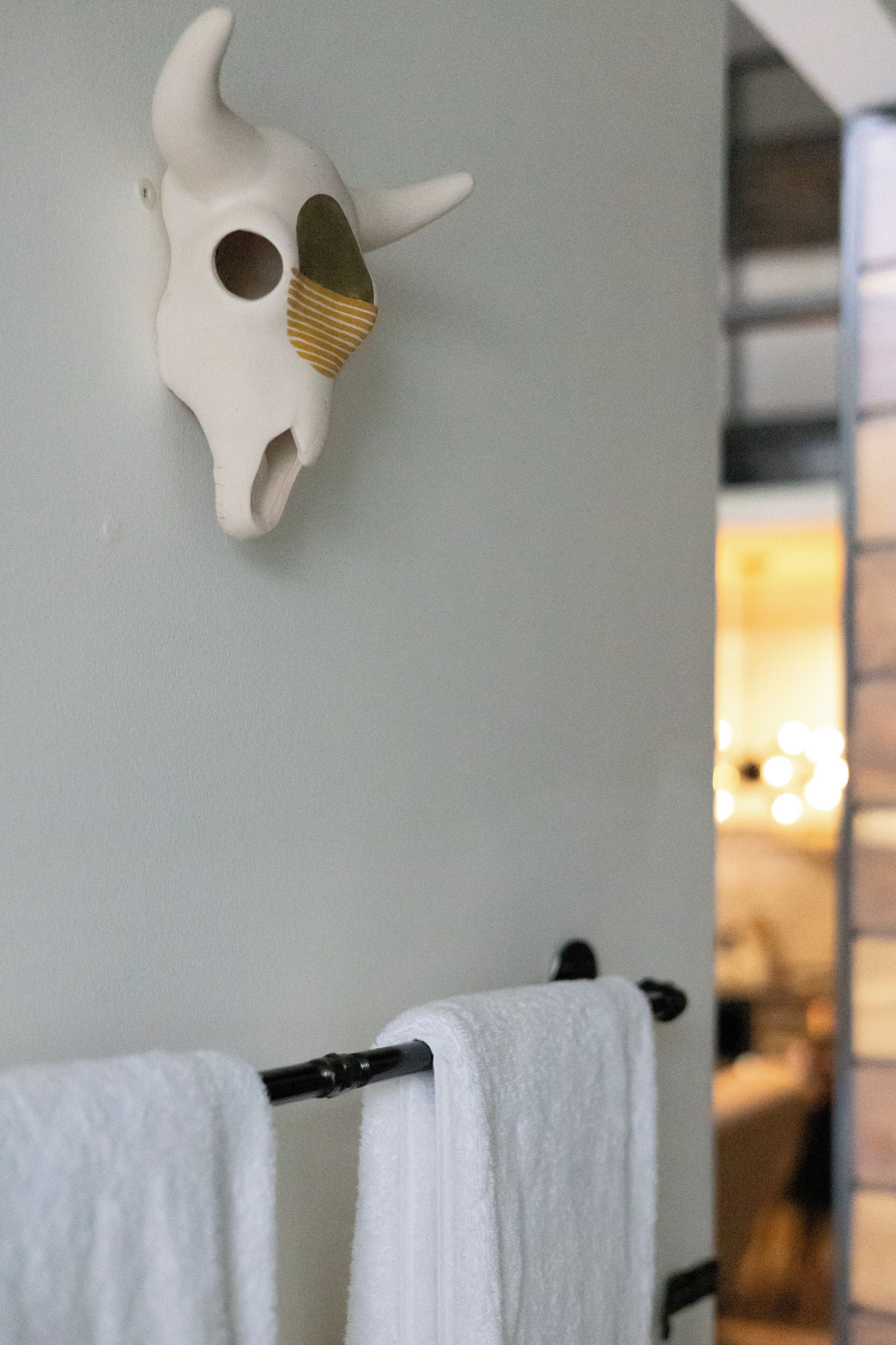 loft, multiple beds, non smoking (loft 302) | bathroom | shower, rainfall showerhead, free toiletries, hair dryer