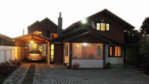 Front of property – evening/night - Hotel El Coihue (Pucón)