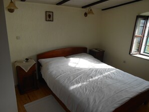 Habitación tradicional, 1 cama doble, no fumadores, vistas al mar | Habitación infantil