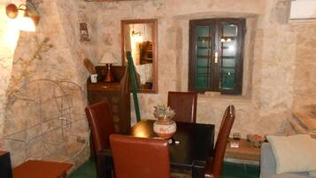 Ferienhaus, 2 Schlafzimmer | Wohnbereich | Flachbildfernseher