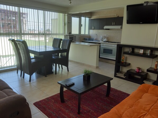 Family Apartment, 3 Bedrooms, Kitchen, City View | Private kitchen