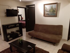 Family Apartment, 3 Bedrooms, Kitchen, City View | Living room