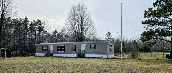 Exterior - Mobile Home On 10 Acres new (Bear Lake)