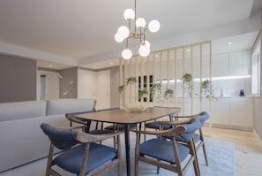 Apartment, 2 Bedrooms | In-room dining