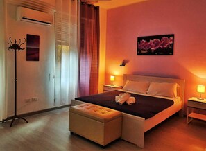 高級客房, 私人浴室 | 迷你吧、房內夾萬、書桌、隔音