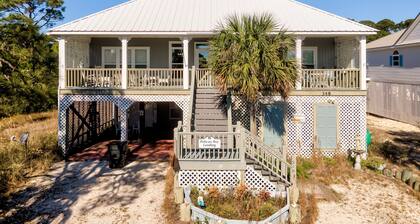 Pelican Bay Landing - Gulf Beachside, 4 Bedroom, 2 Bath, Sleeps 8
