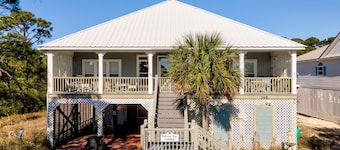 Pelican Bay Landing - Gulf Beachside, 4 Bedroom, 2 Bath, Sleeps 8
