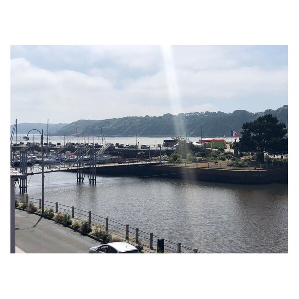 Marina - Charming Studio Facing the Port and 100 m from the Beach (Binic)