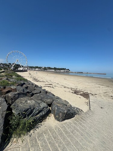 Charming Studio Facing the Port and 100 m from the Beach