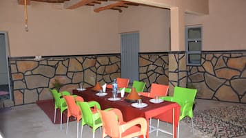 Café da manhã, almoço e jantar; culinária marroquina