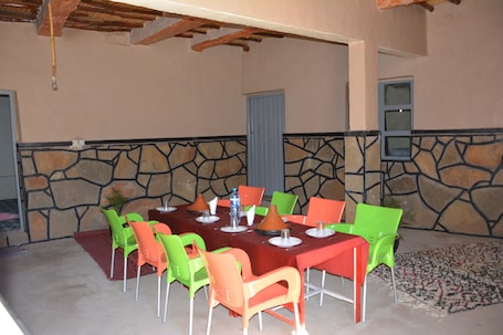 Se sirven desayunos, comidas, cenas y cocina marroquí