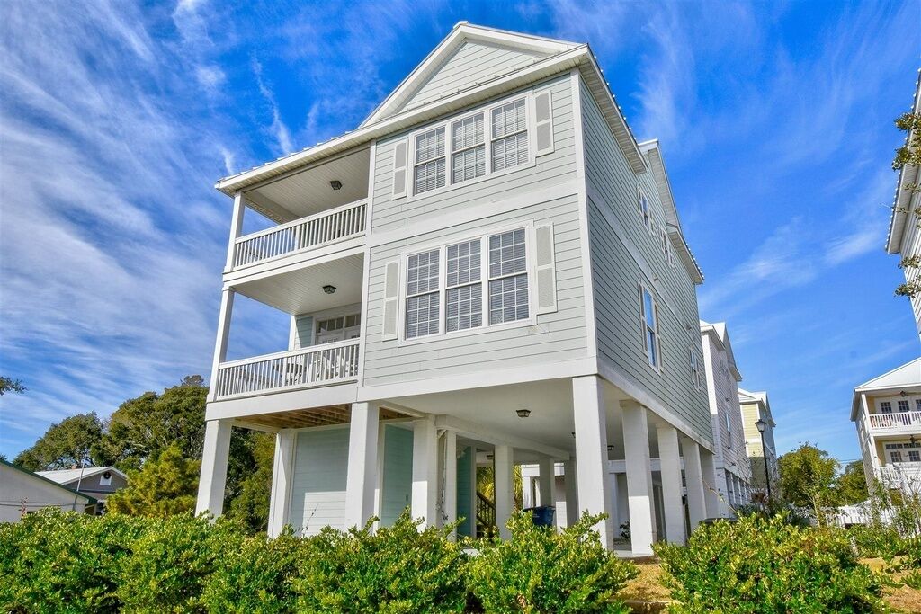 Ocean View 4BR Beach House, steps to beach